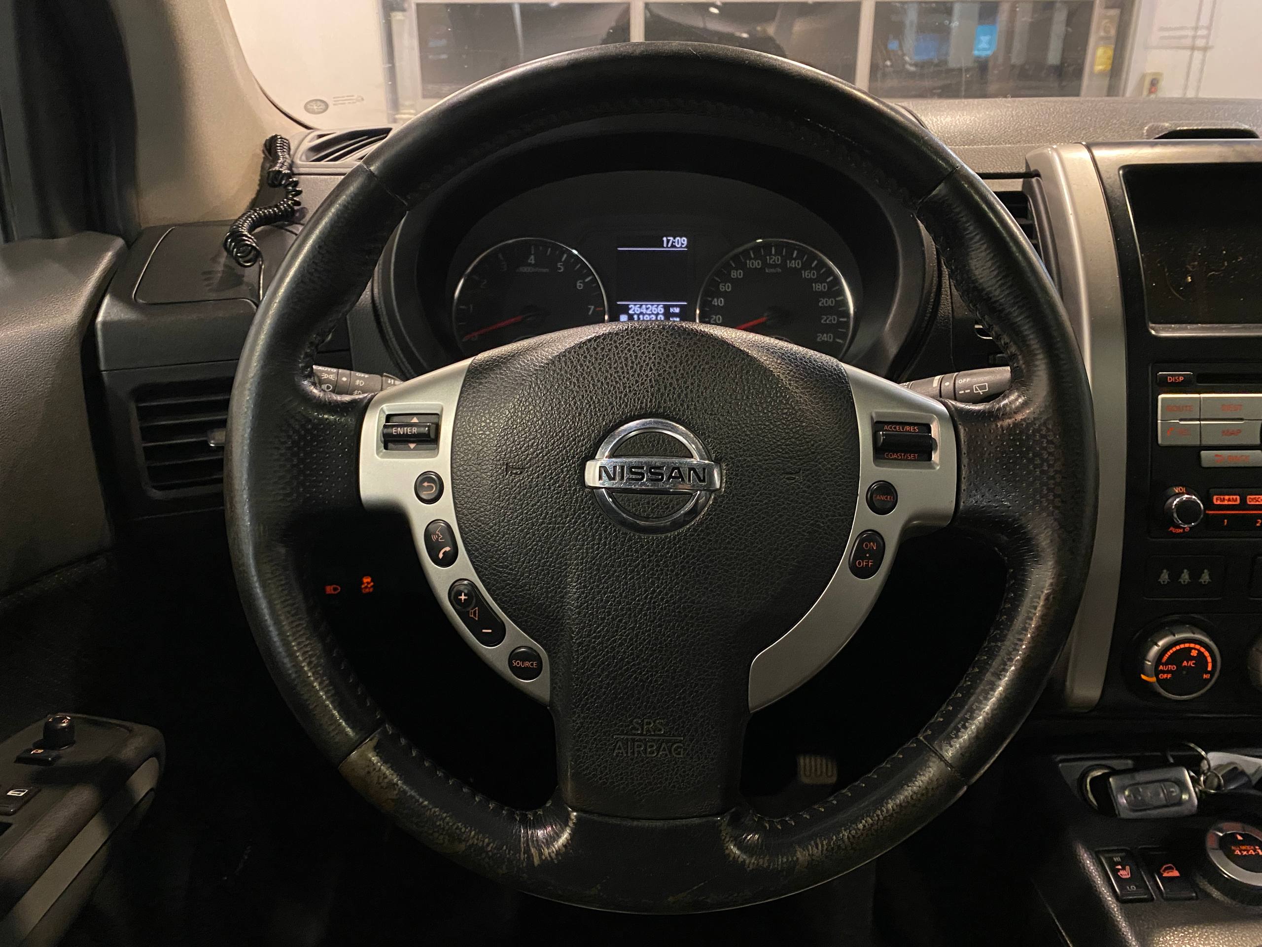 NISSAN X-TRAIL