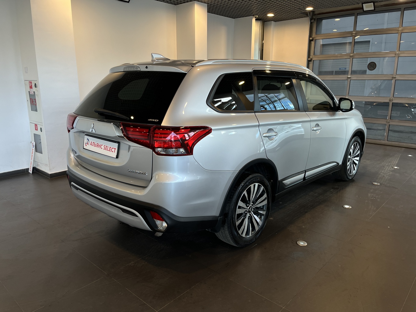 MITSUBISHI OUTLANDER