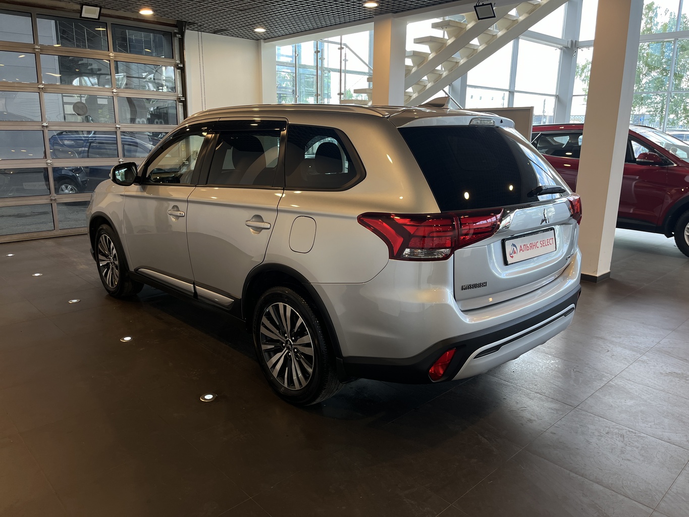 MITSUBISHI OUTLANDER