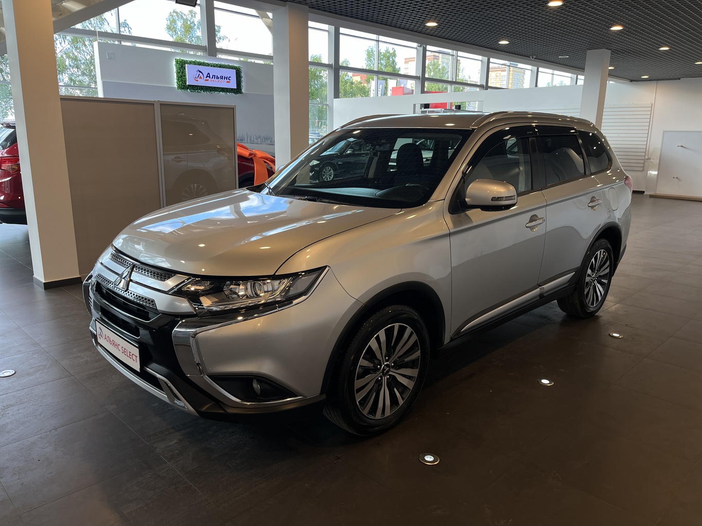 MITSUBISHI OUTLANDER