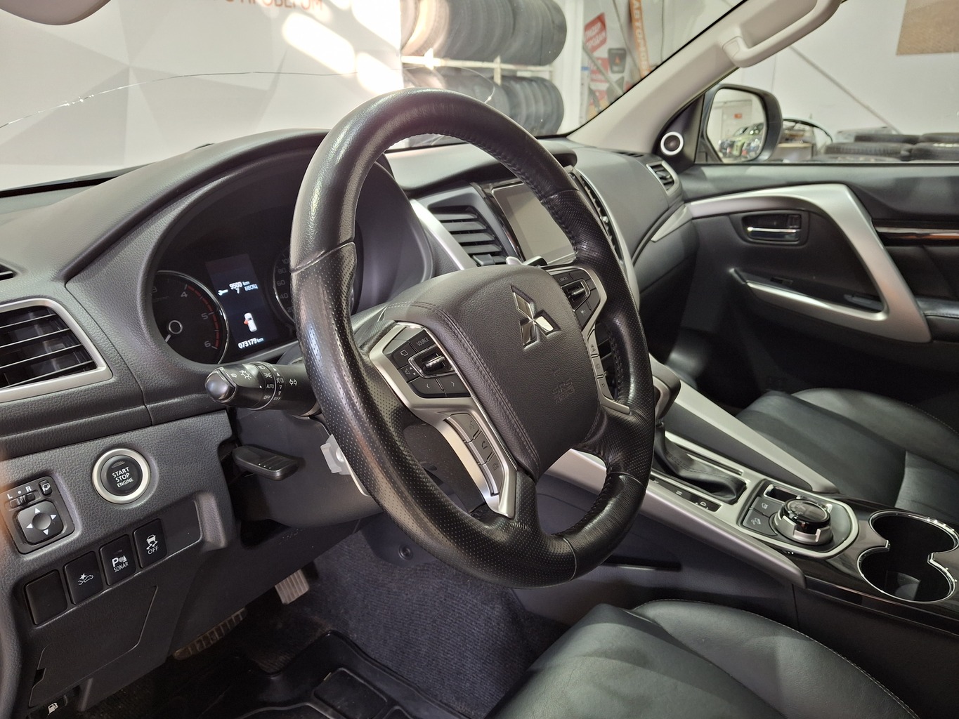 MITSUBISHI PAJERO SPORT