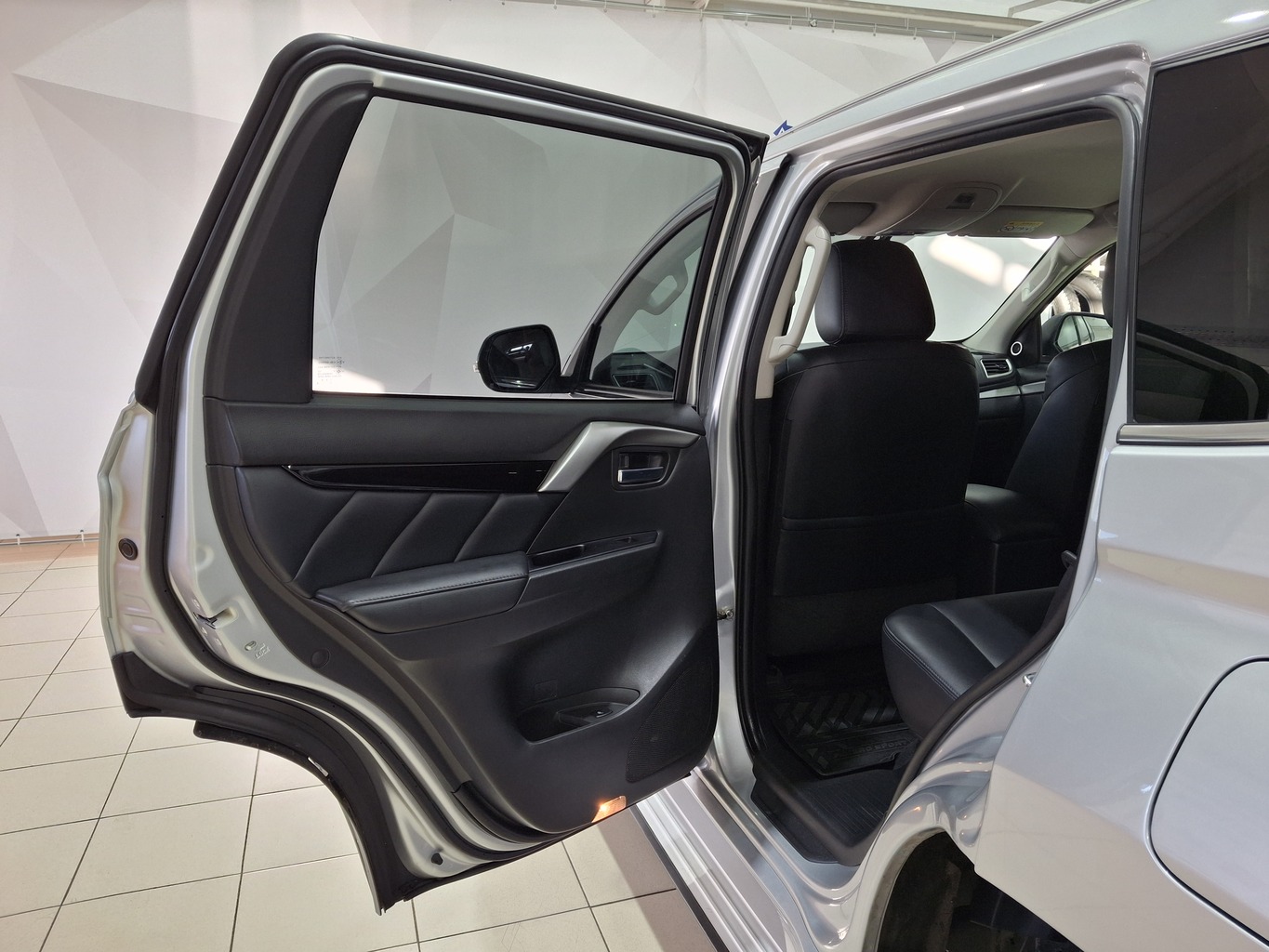 MITSUBISHI PAJERO SPORT