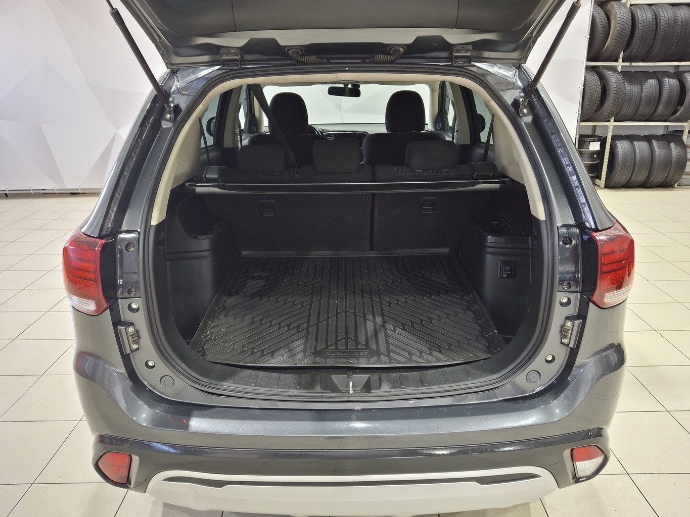 MITSUBISHI OUTLANDER