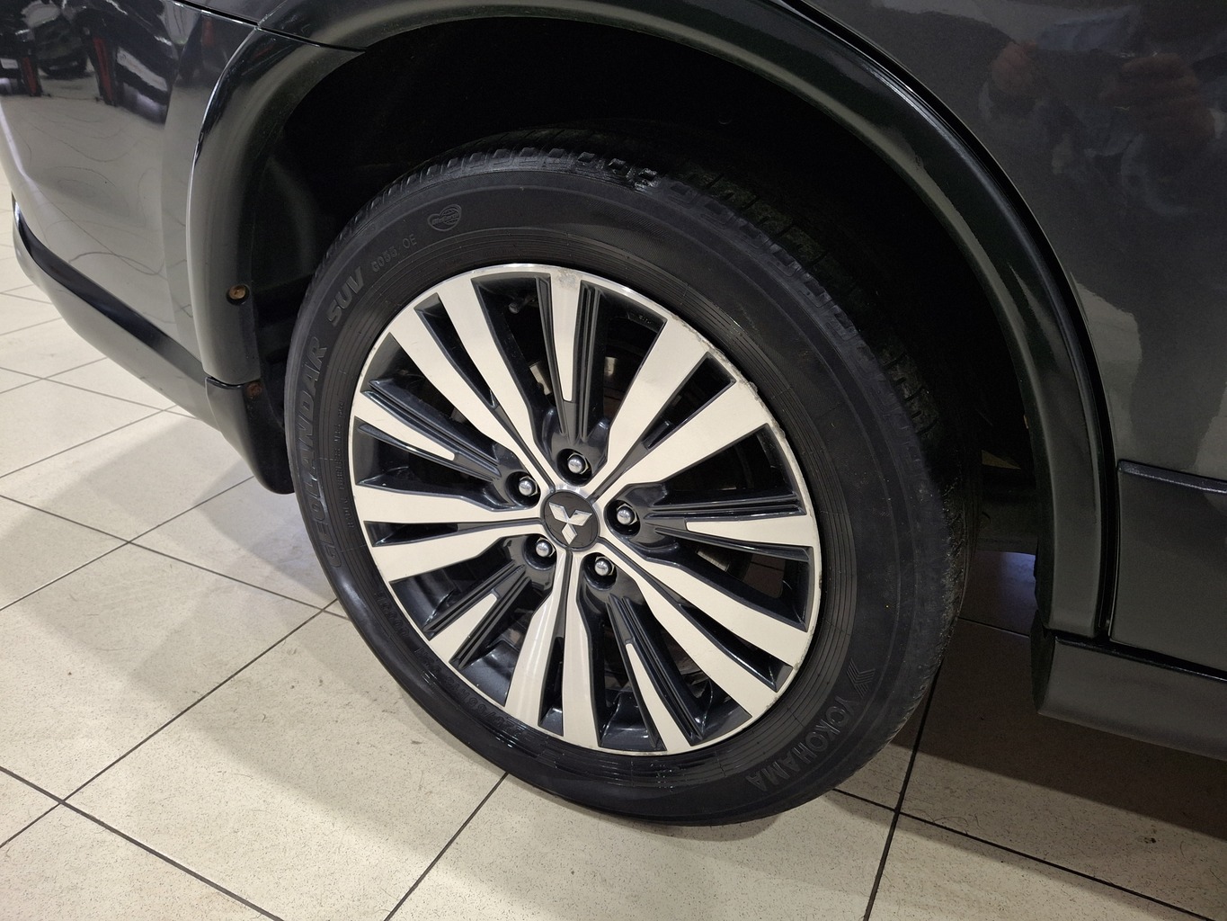 MITSUBISHI OUTLANDER