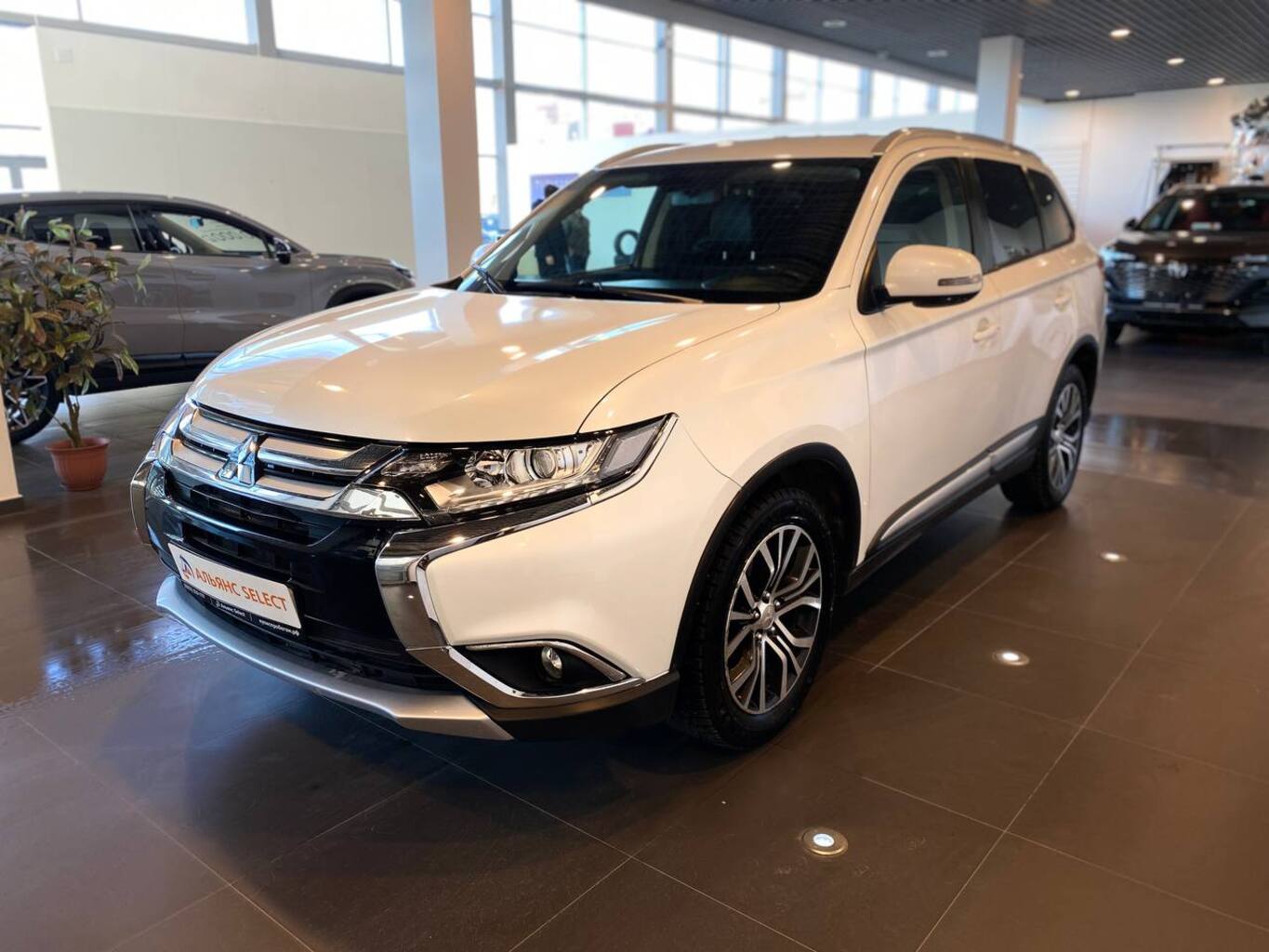 MITSUBISHI OUTLANDER