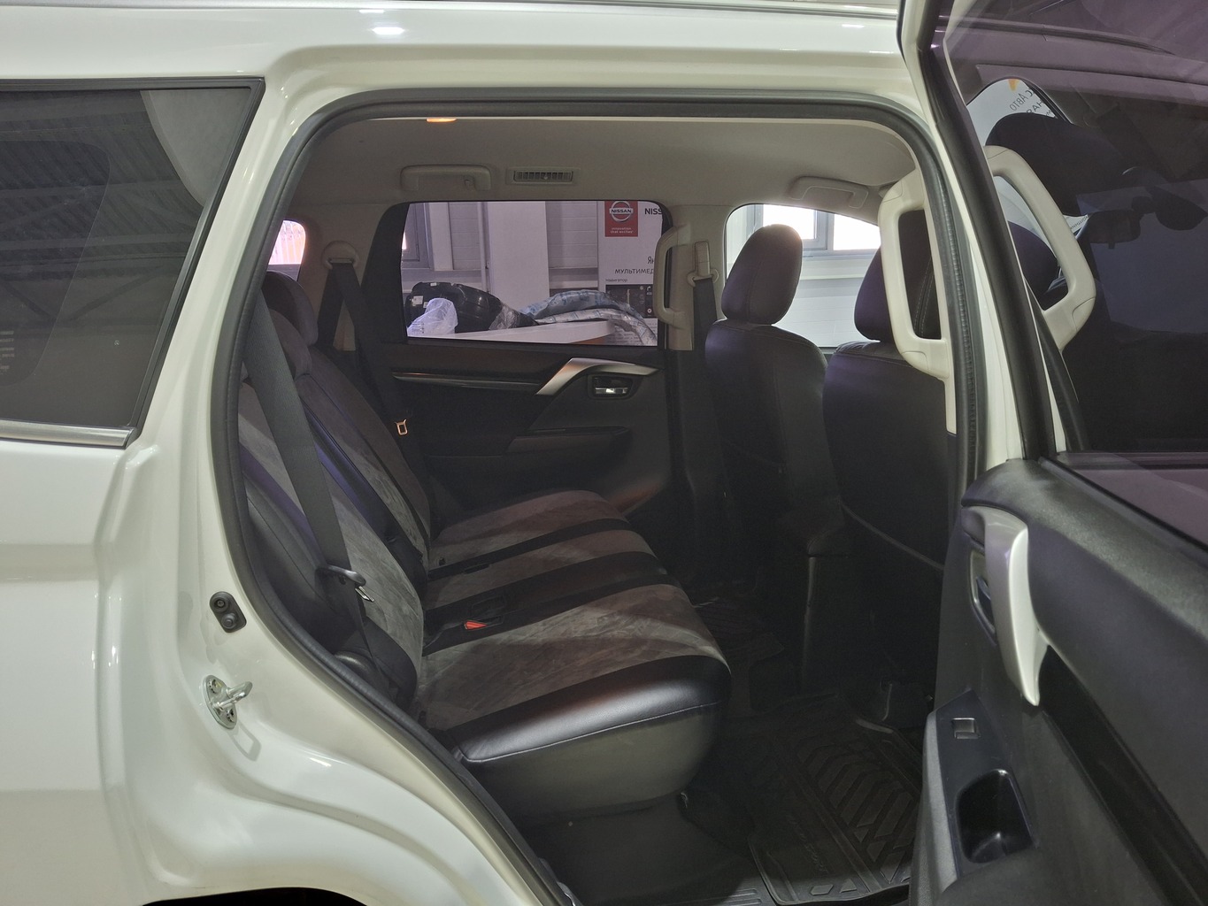MITSUBISHI PAJERO