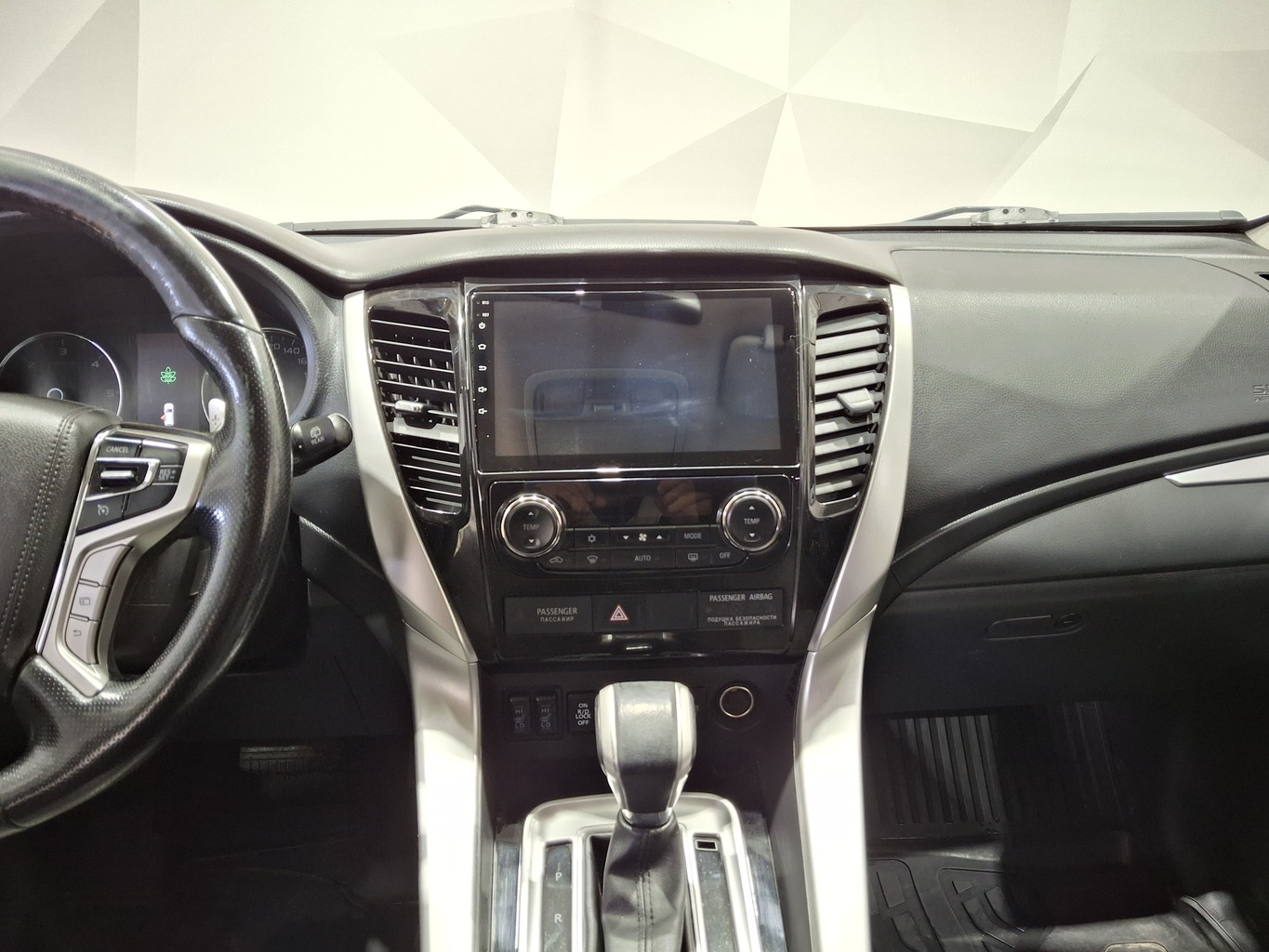 MITSUBISHI PAJERO