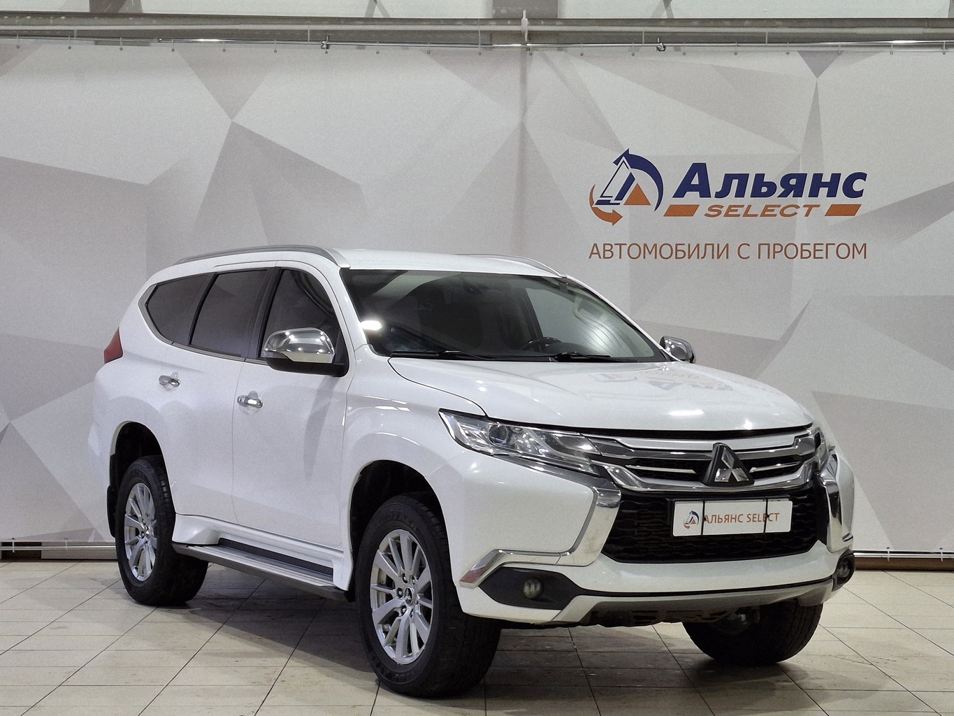 MITSUBISHI PAJERO