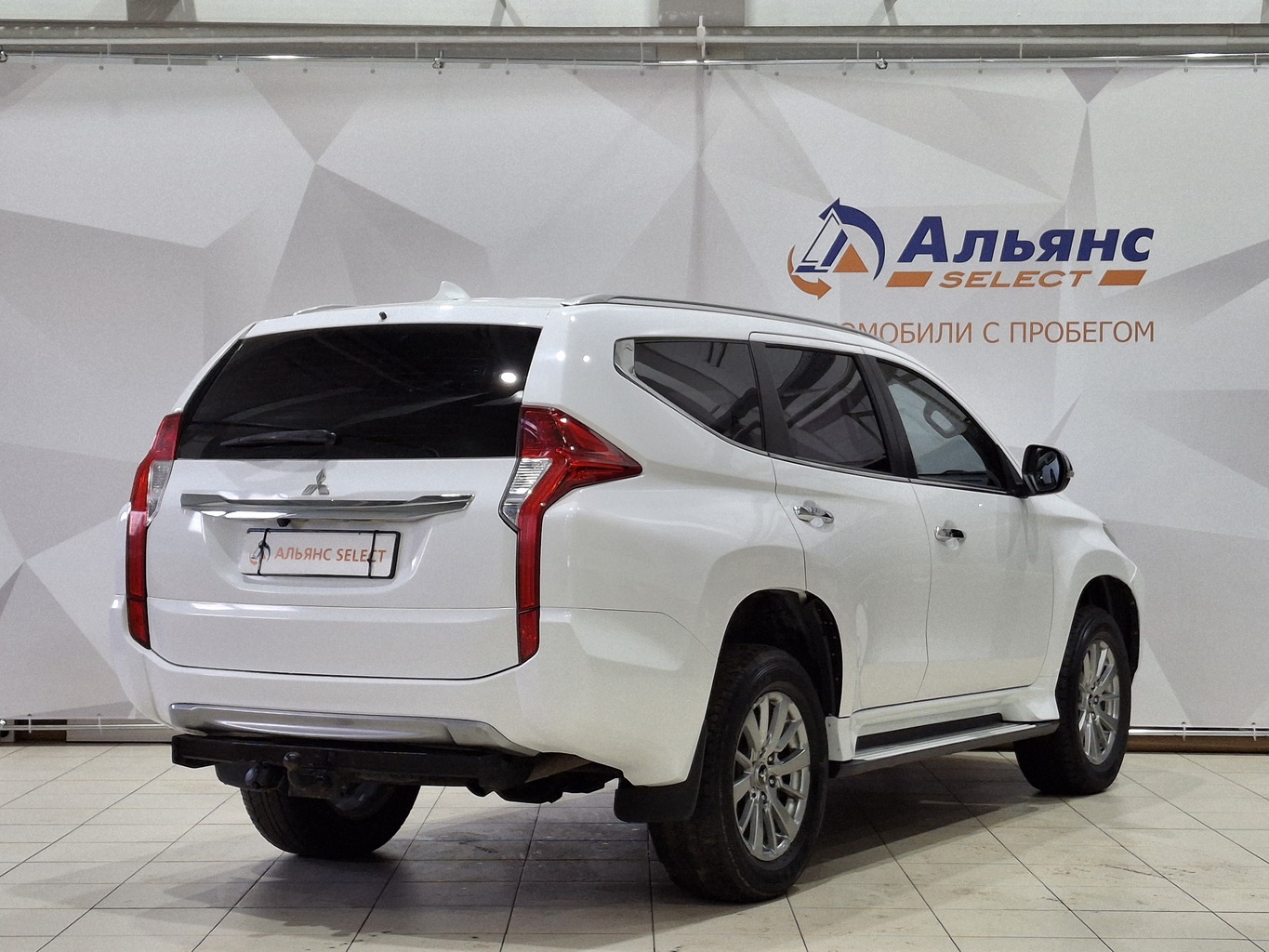 MITSUBISHI PAJERO