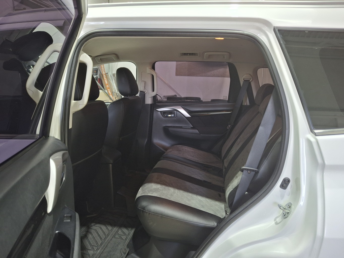 MITSUBISHI PAJERO