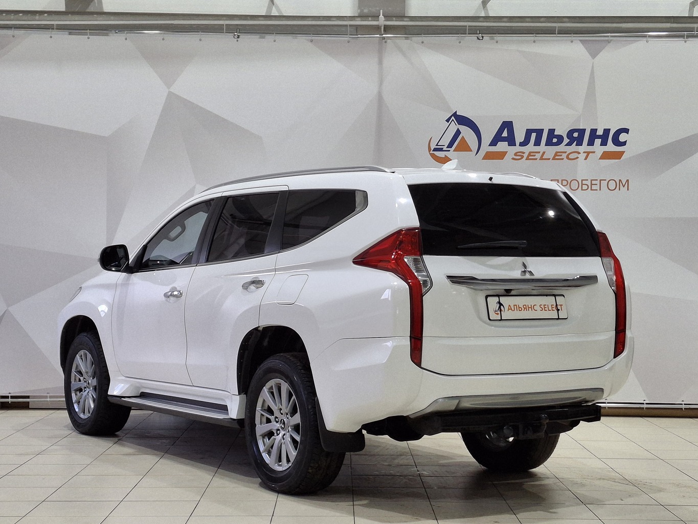 MITSUBISHI PAJERO