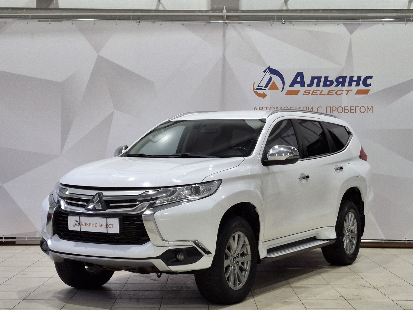 MITSUBISHI PAJERO