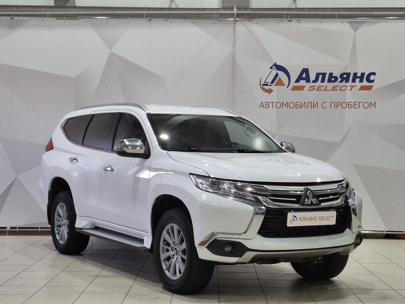 MITSUBISHI PAJERO