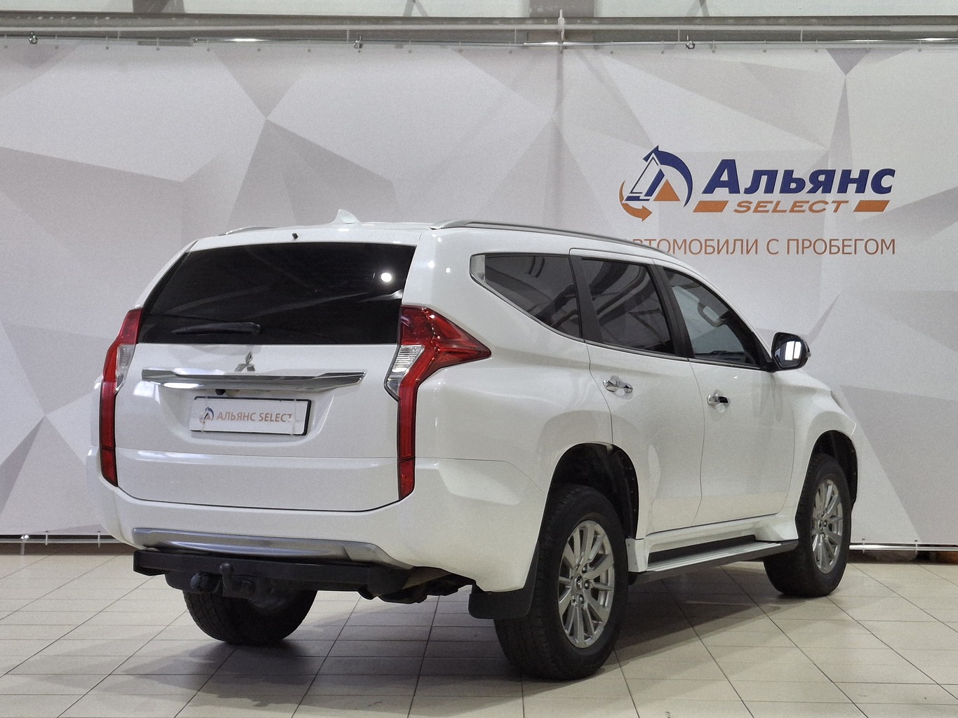 MITSUBISHI PAJERO