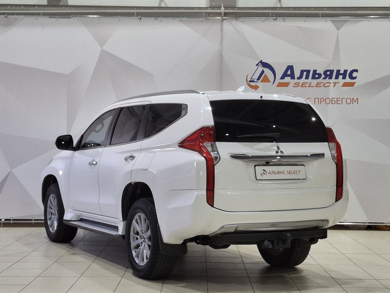 MITSUBISHI PAJERO