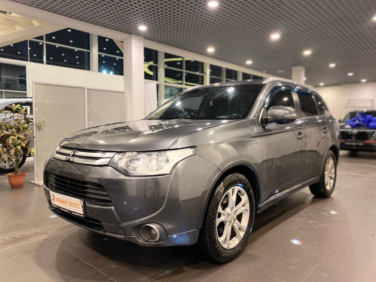 MITSUBISHI OUTLANDER