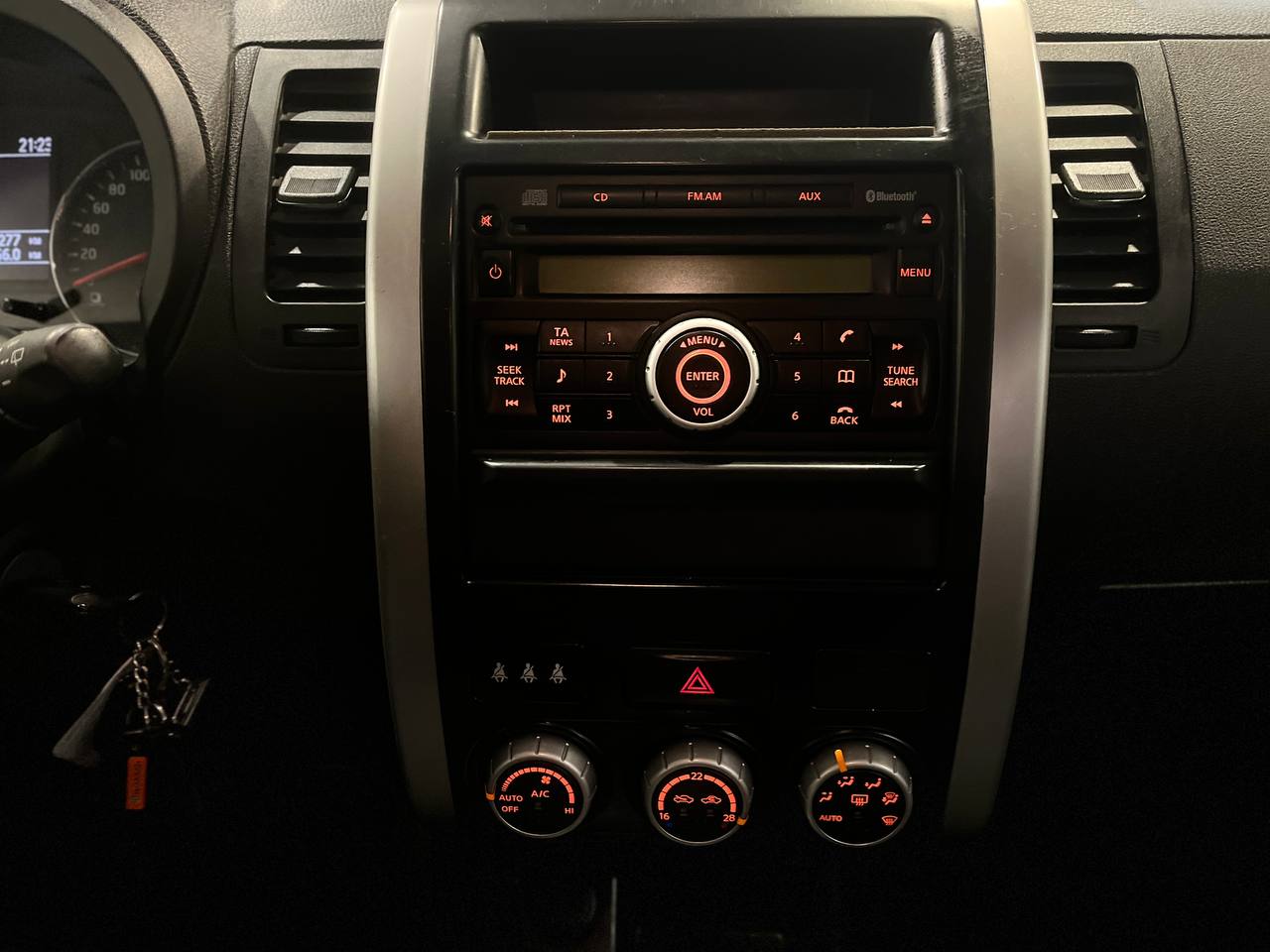 NISSAN X-TRAIL