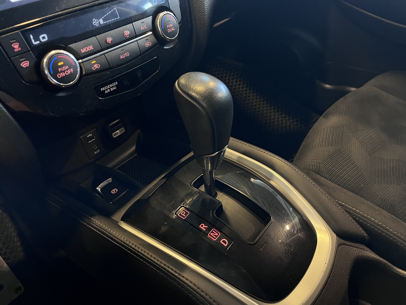NISSAN X-TRAIL