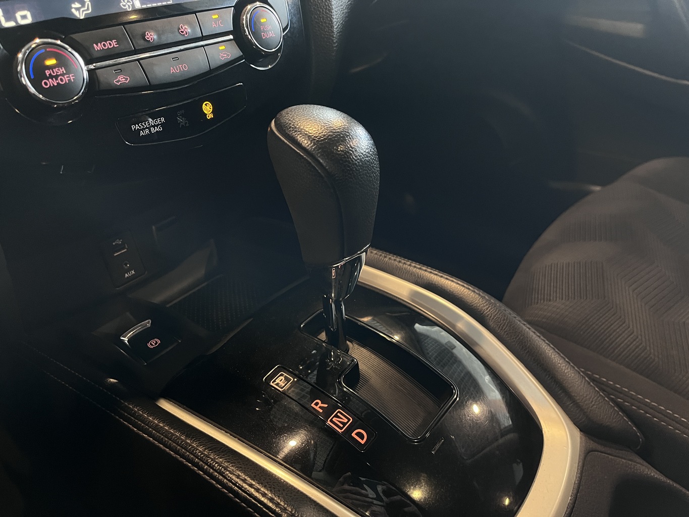 NISSAN X-TRAIL