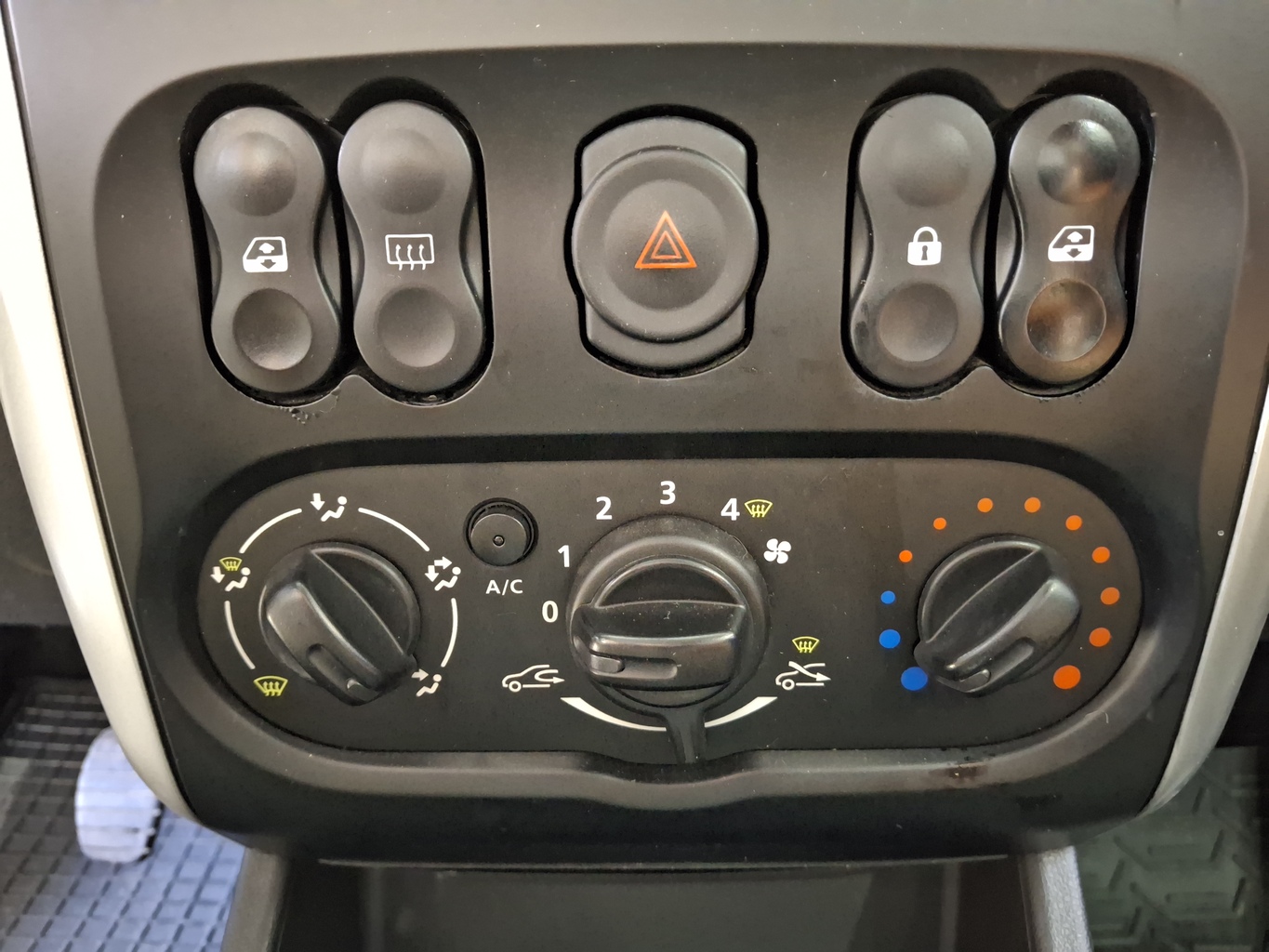 NISSAN ALMERA