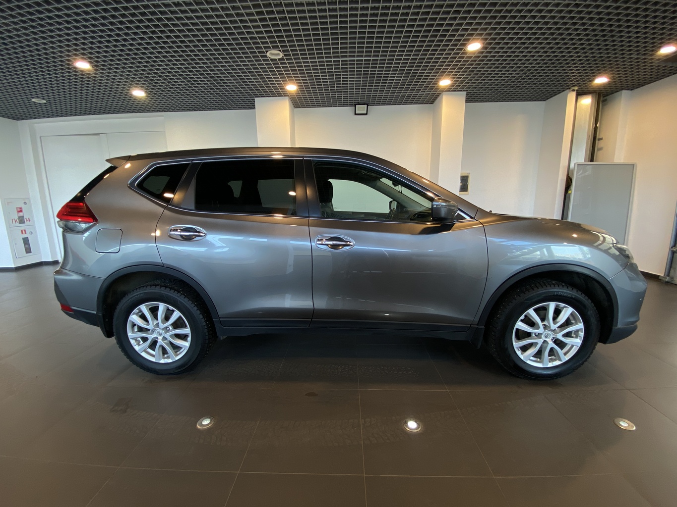 NISSAN X-TRAIL