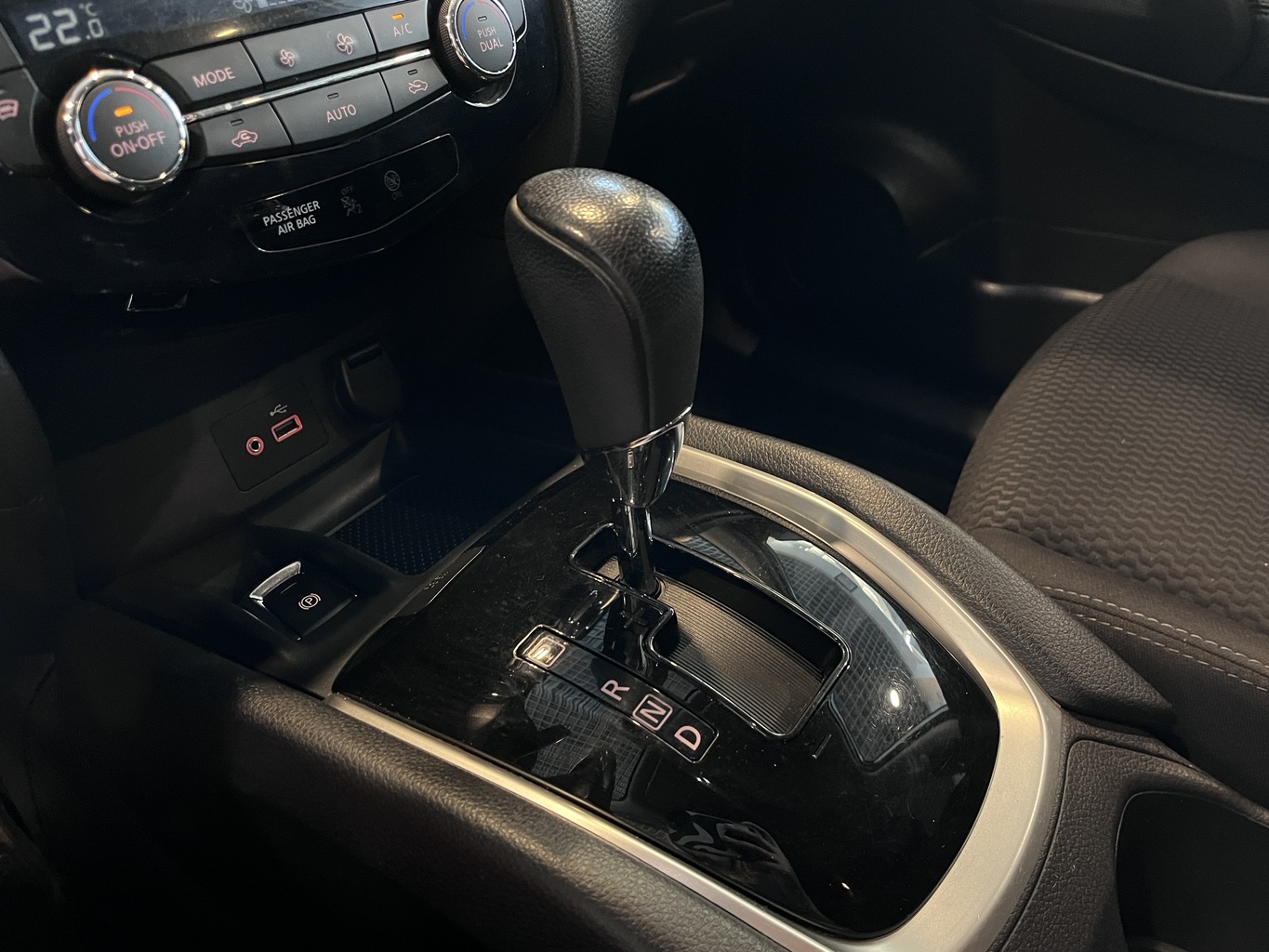 NISSAN X-TRAIL