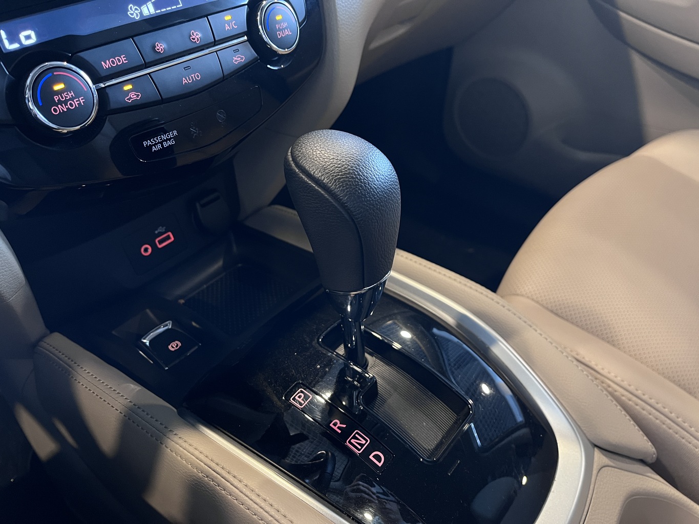 NISSAN X-TRAIL