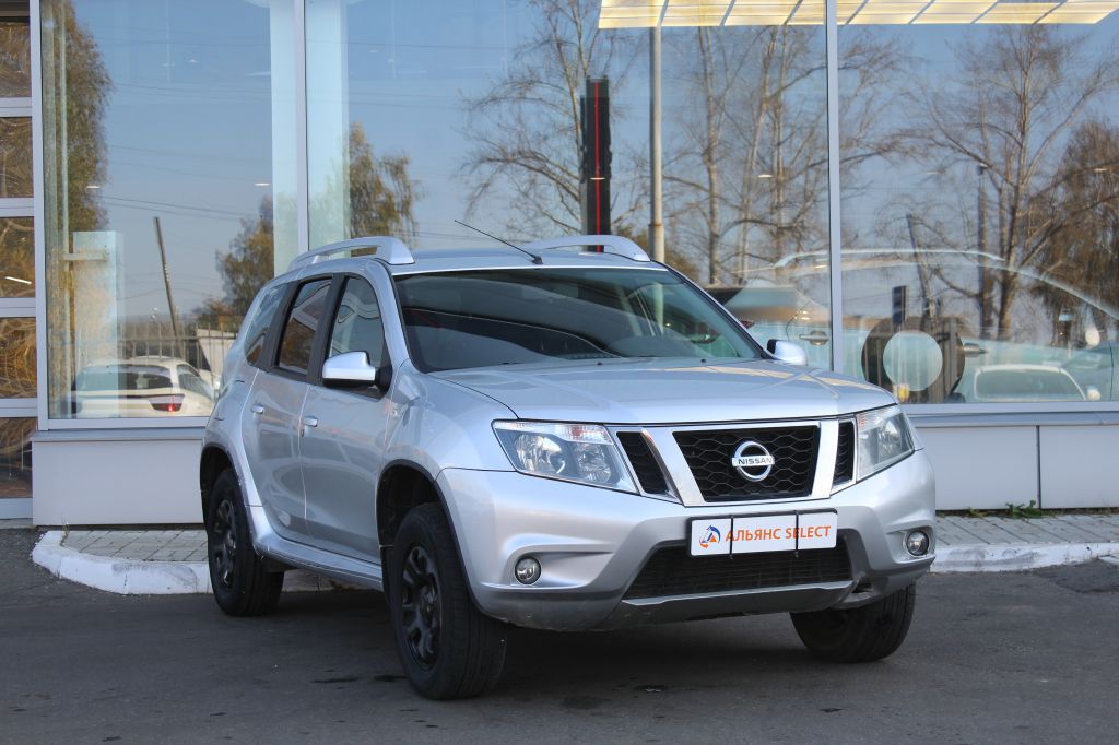 NISSAN TERRANO 2014 г.