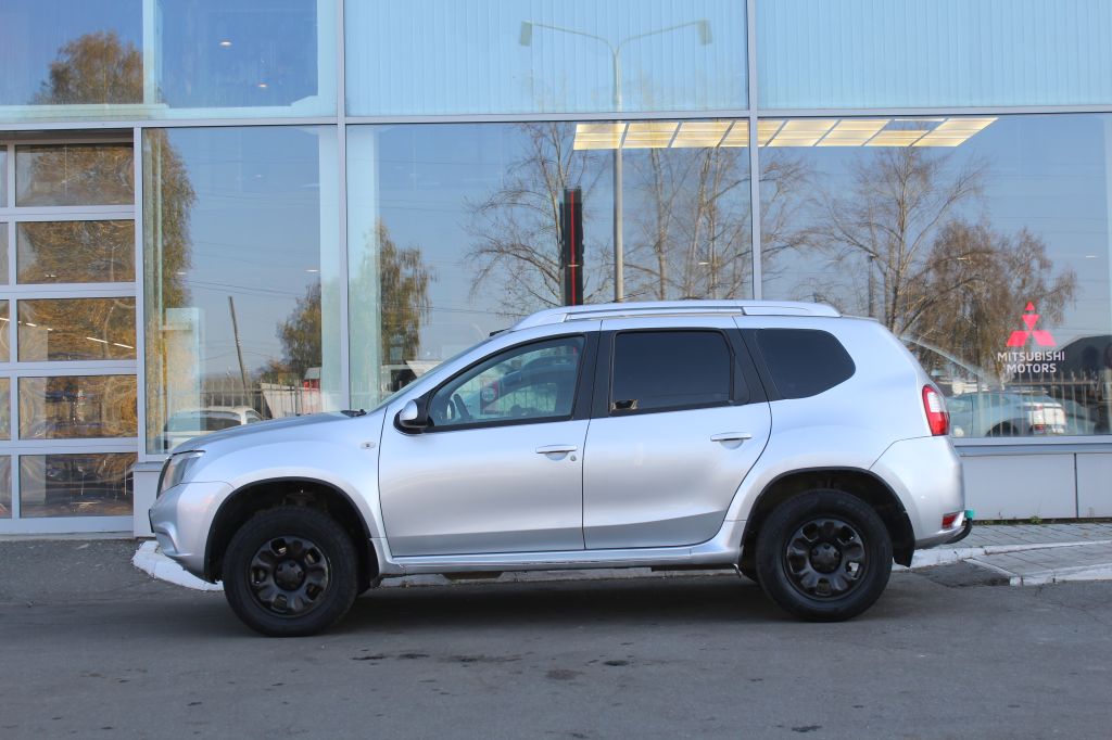 NISSAN TERRANO 2014 г.