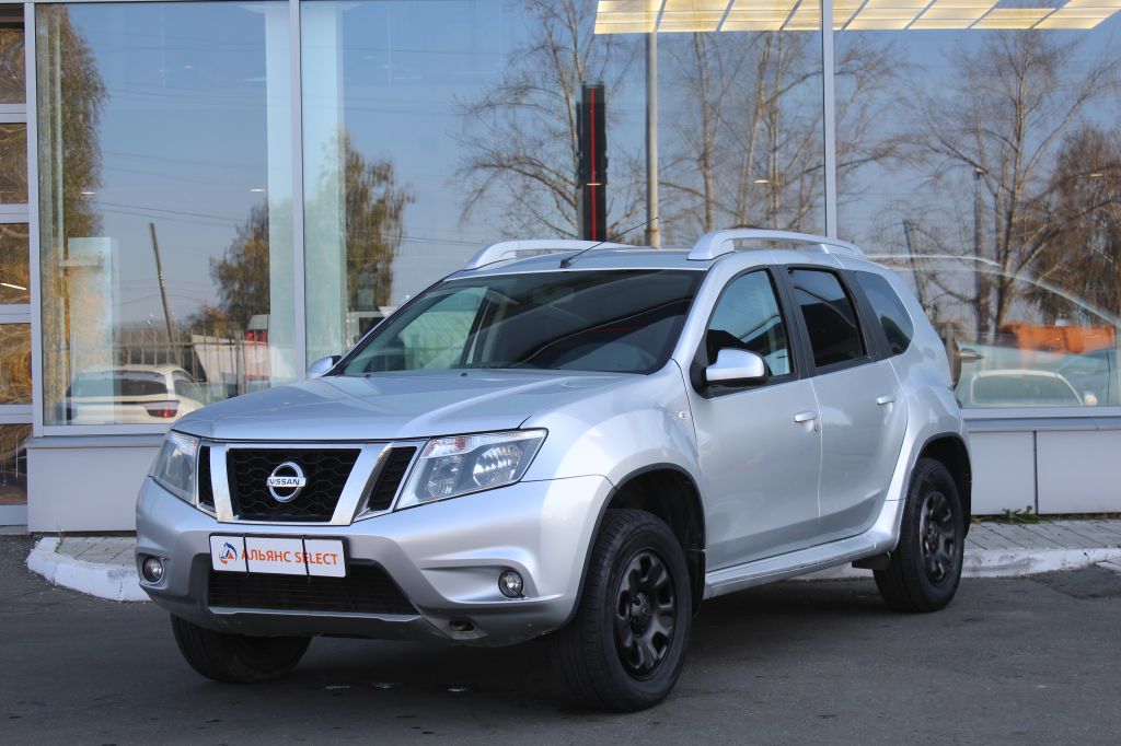 NISSAN TERRANO 2014 г.