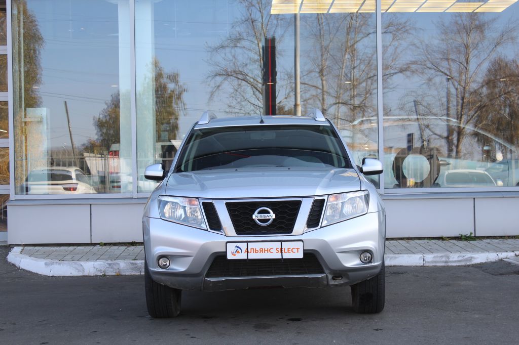 NISSAN TERRANO 2014 г.