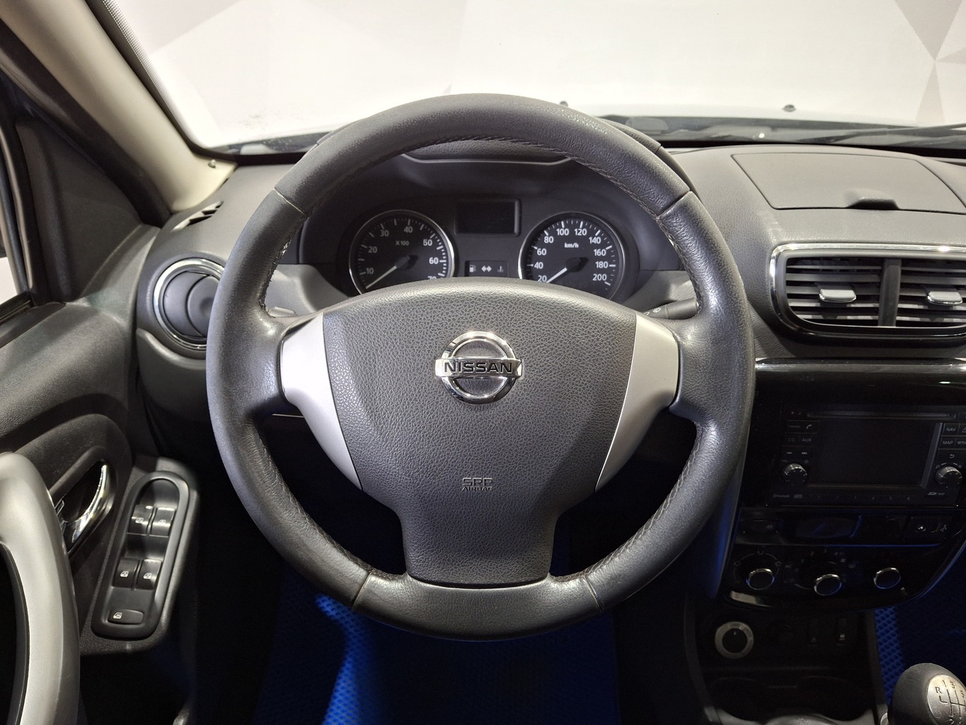NISSAN TERRANO