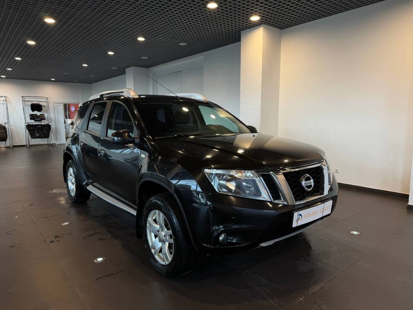 NISSAN TERRANO