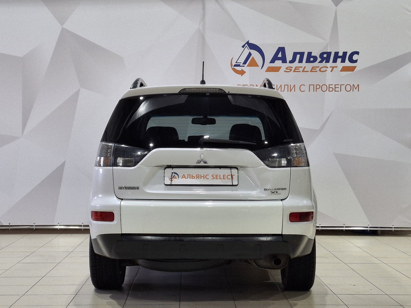 MITSUBISHI OUTLANDER