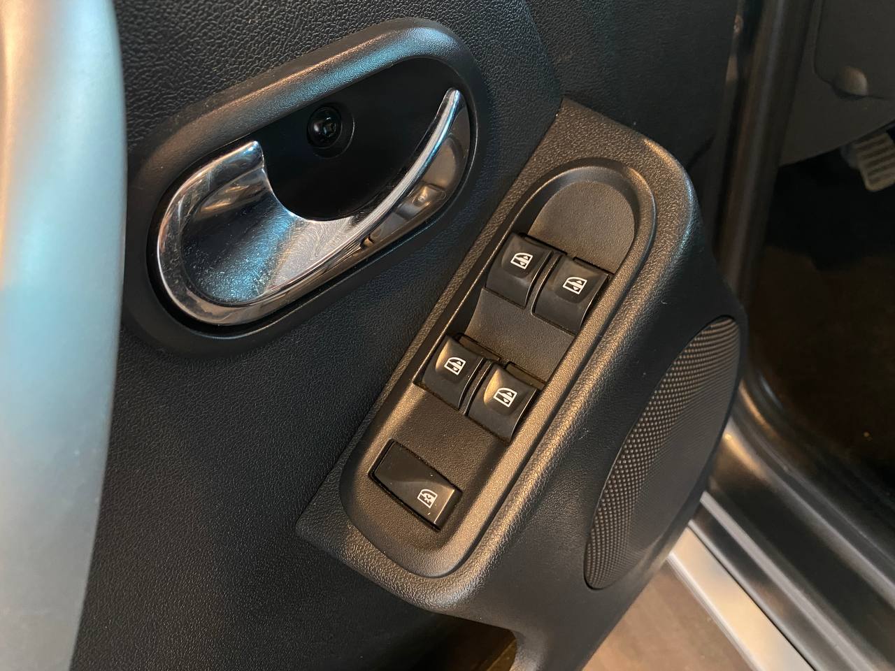 NISSAN TERRANO