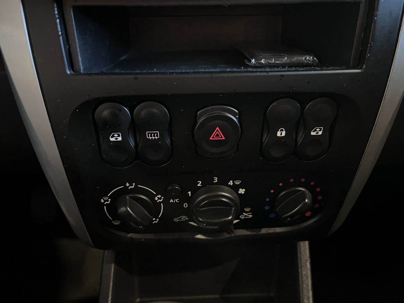 NISSAN ALMERA