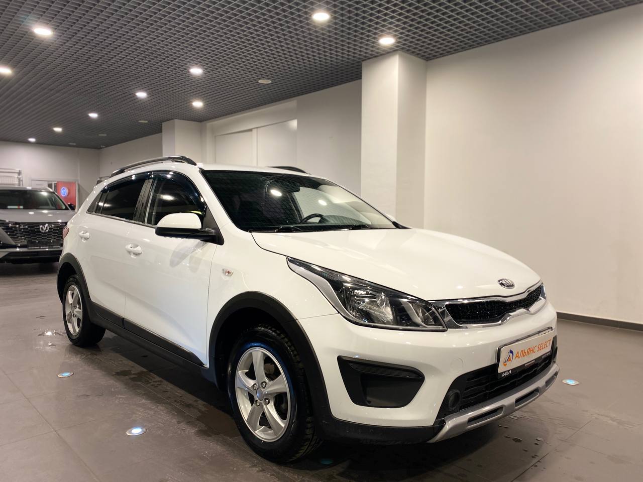 KIA RIO X-LINE