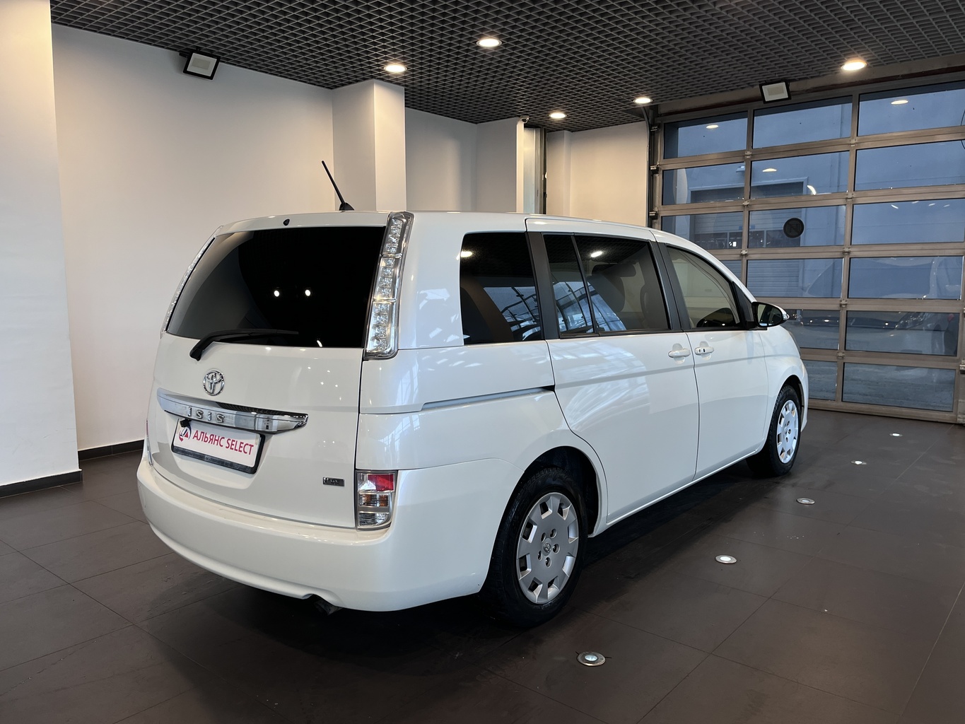 TOYOTA ISIS